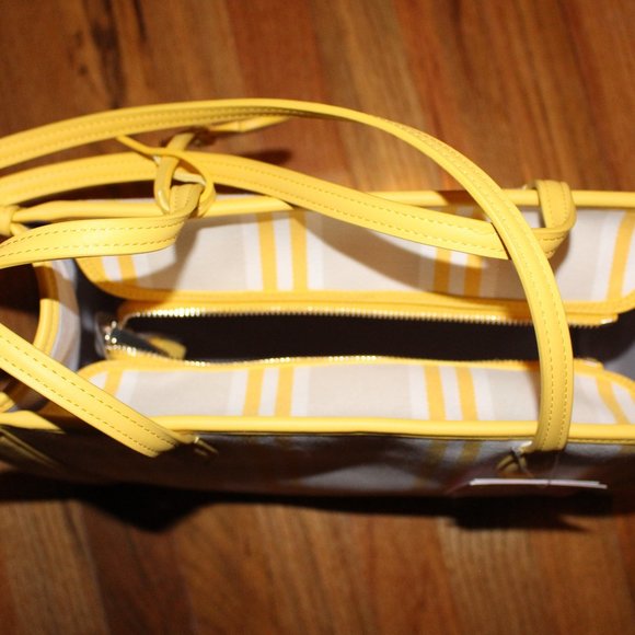 Kate Spade Market Tote - Picture 2 of 4